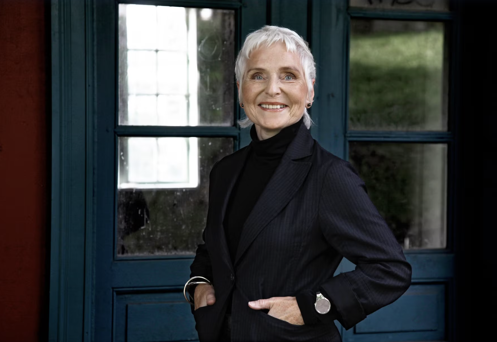 Feminism. I ljuset av den aktuella och omtalade dokumentärfilmen ”Inside the Manosphere” blir Herbjörg Wassmos ”Dinas bok” från 1989  en fascinerande studie av könsroller och identitet.  En studie långt från enkla schabloner, menarJesper Nordström.